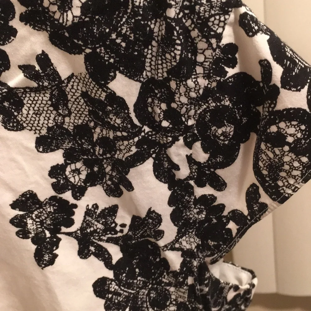 New York & Company cap sleeves top - Picture 3 of 6